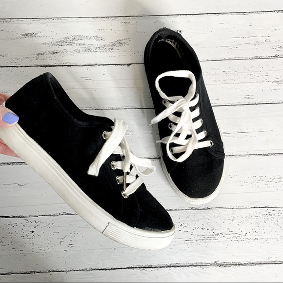 JUST FAB | Nia Canvas Sneaker Black & White 7 - Picture 2 of 9
